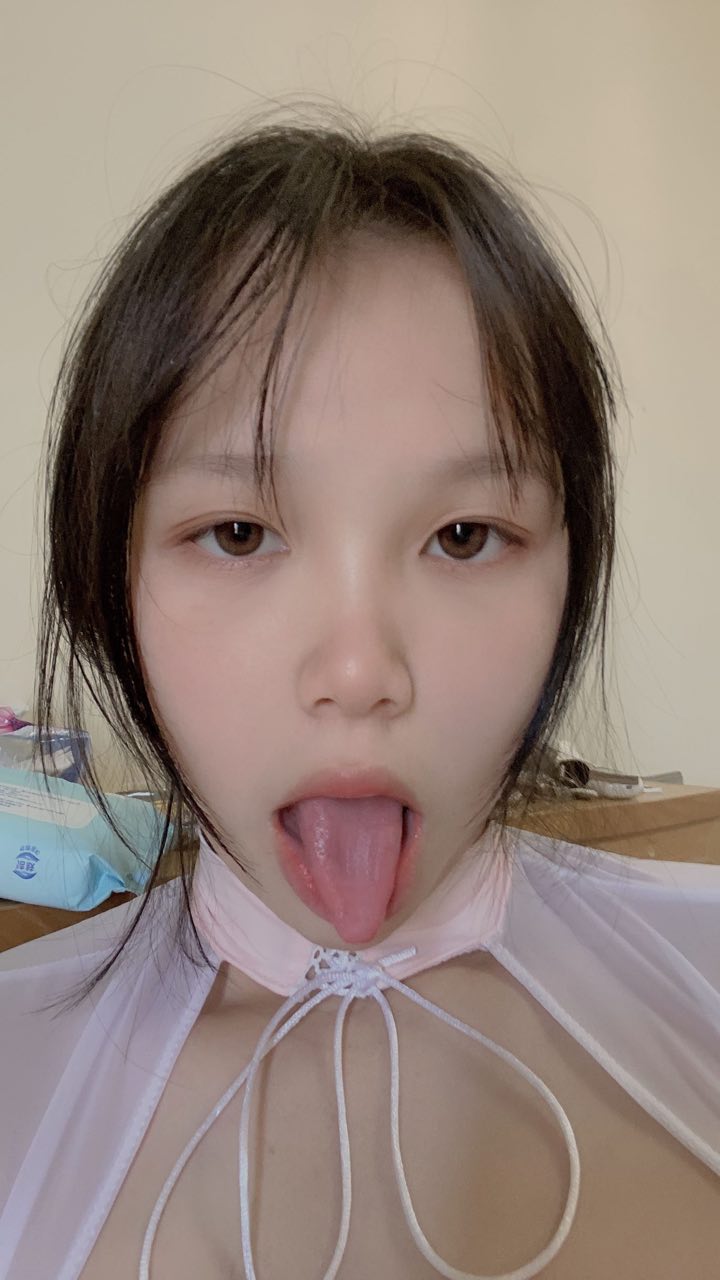【2023-08-12】big tits